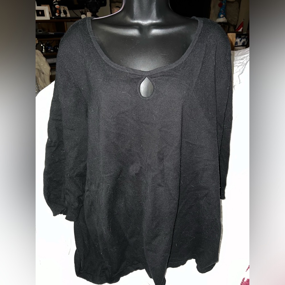Peter Nygard Cashmere Blend Keyhole Sweater